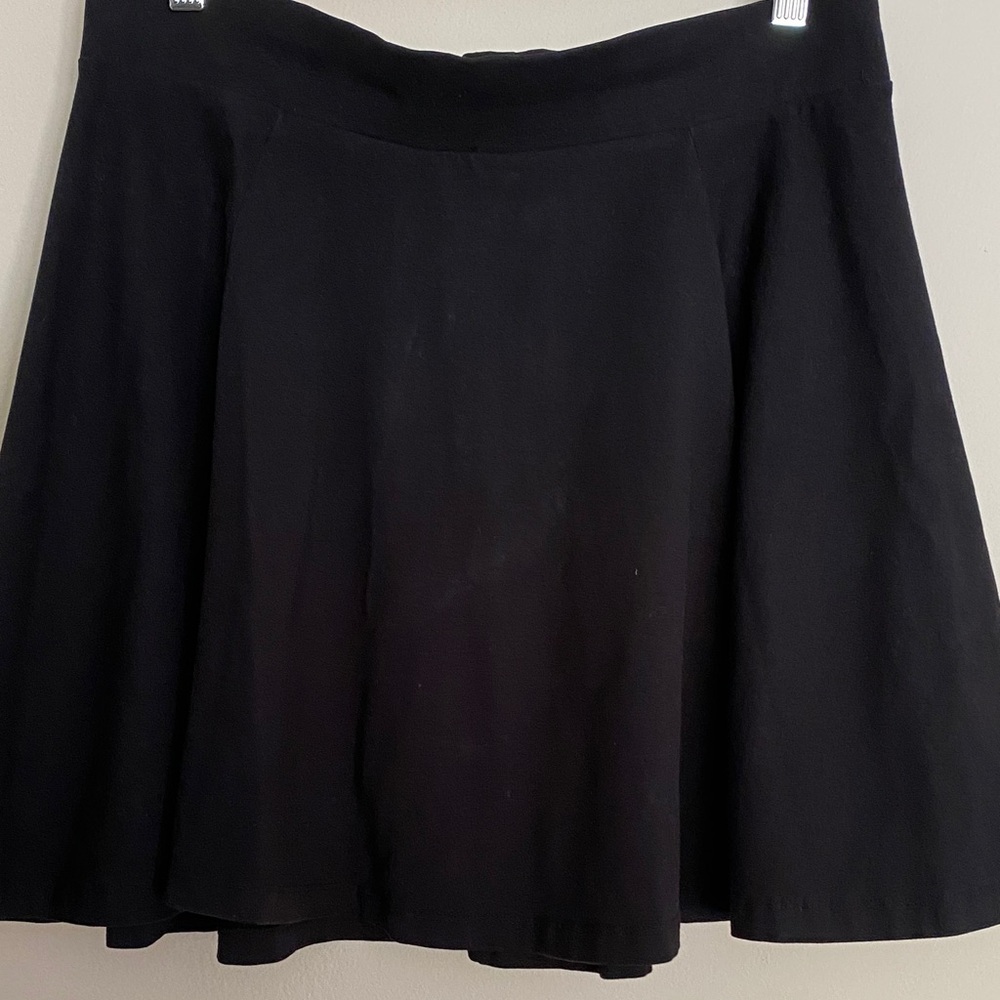 H&M  Black A-Line Skirt sz M